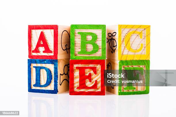 Drewniane Alfabet Bloki Zabawka - zdjęcia stockowe i więcej obrazów Alfabet - Alfabet, Bez ludzi, Budować
