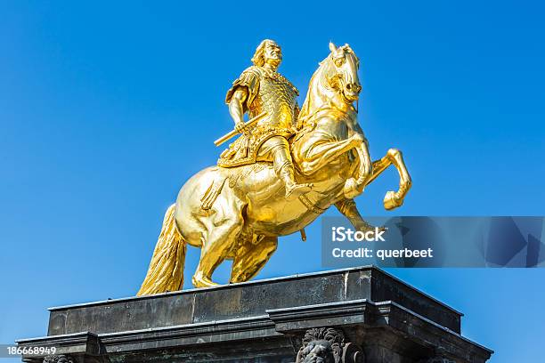 Golden Fahrer In Dresden Stockfoto und mehr Bilder von Goldfarbig - Goldfarbig, Reiten, Barock