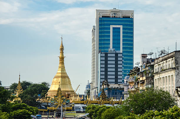 Sule Pagoda, Yangon, Myanmar Sule Pagoda, Yangon, Myanmar sule pagoda stock pictures, royalty-free photos & images