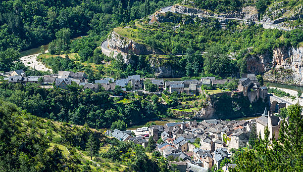 istock Sainte-Enimie, Gorges du Tarn 186678252