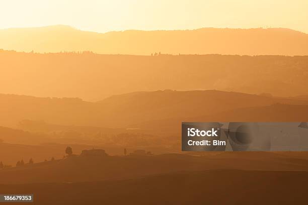 Hügelige Landschaft Bei Sonnenuntergang Toskana Italien Stockfoto und mehr Bilder von Anhöhe