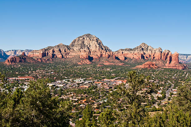 istock Capitol Butte and Sedona 186679545