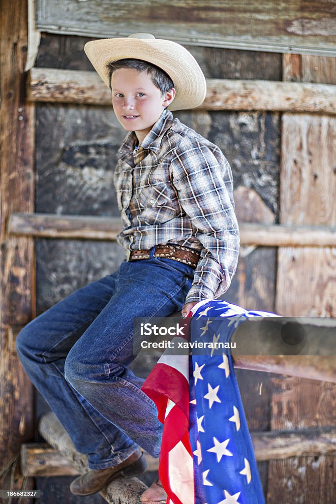 Chłopiec z Amerykańska flaga - Zbiór zdjęć royalty-free (10-11 lat)