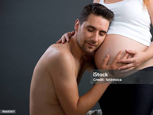 妊娠中のカップル - 2人のストックフォトや画像を多数ご用意 - 2人, カジュアルウェア, カットアウト