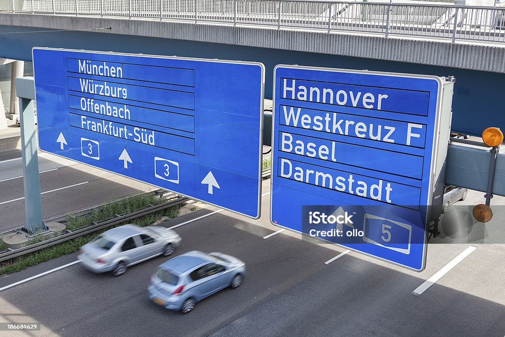 Road sign auf Deutsche autobahn A5-traffic information system - Lizenzfrei Deutsche Autobahn Stock-Foto