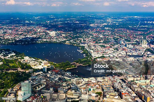 Luftbild Von Hamburgrathaus Und Alster Lake Stockfoto und mehr Bilder von Hamburg - Hamburg, Alstersee, Fluss Alster
