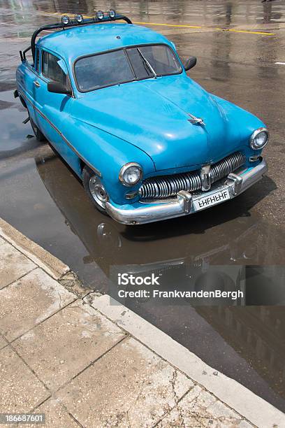 Azul Vintage Traslado Foto de stock y más banco de imágenes de 1950-1959 - 1950-1959, 1960-1969, Aire libre