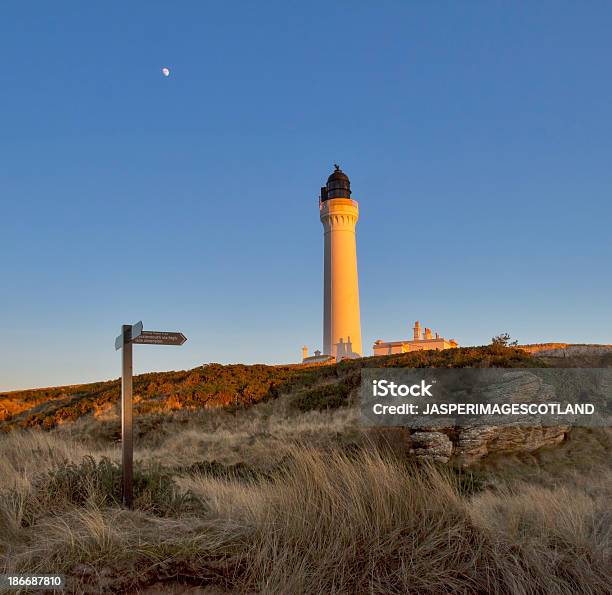 Photo libre de droit de Lossiemouth Covesea Phare banque d'images et plus d'images libres de droit de Blanc - Blanc, Bâtiment vu de l'extérieur, Coucher de soleil