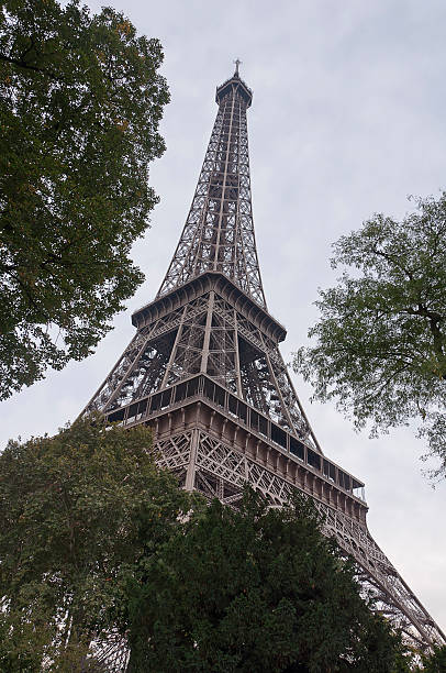 Torre Eiffel, em Paris, França - fotografia de stock