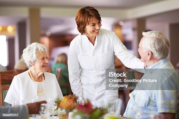 É Tudo Correcto - Fotografias de stock e mais imagens de Comer - Comer, Terceira idade, 60-69 Anos