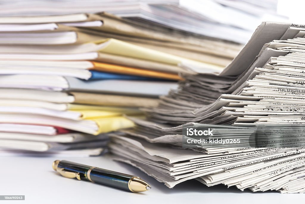 Actualités papers.stacked fichier. - Photo de Affaires libre de droits