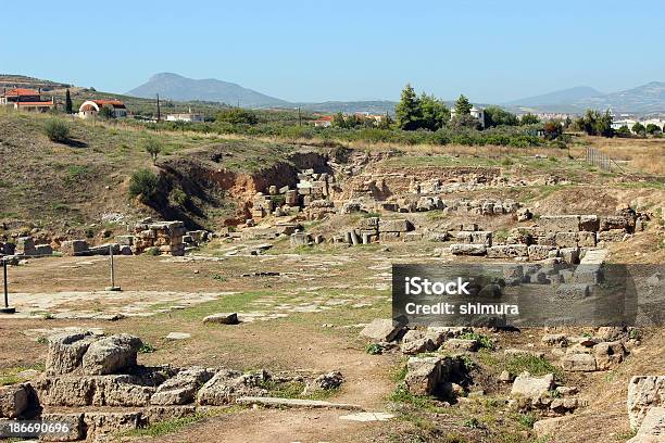 Photo libre de droit de Ruines De Lancienne Corinthegrèce banque d'images et plus d'images libres de droit de Antique - Antique, Architecture, Archéologie