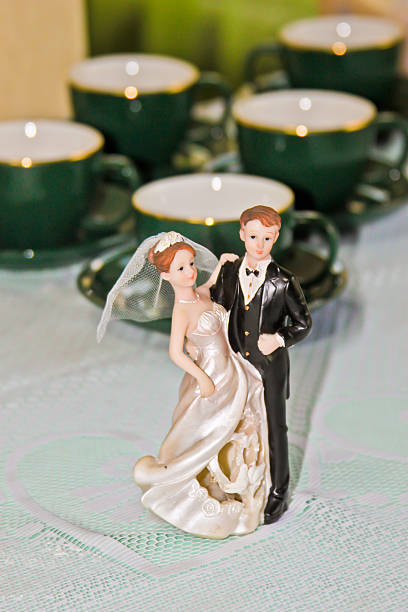 istock Figurine of bride and groom 186695732