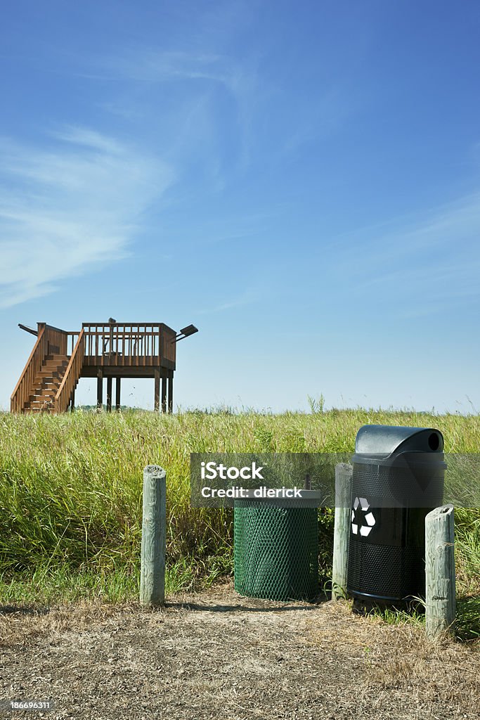 Triturador de compartimientos en la naturaleza Lookout - Foto de stock de Aire libre libre de derechos