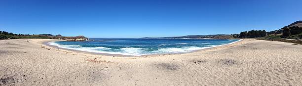 カーメルのパノラマに広がる川州立ビーチ - point lobos state reserve big sur california beach ストックフォトと画像