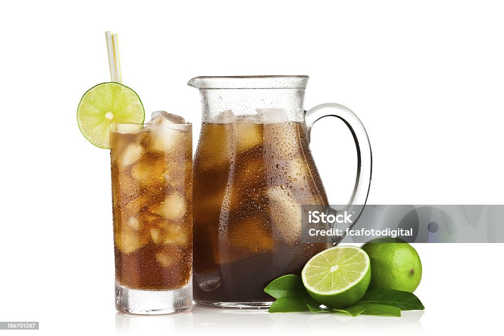 Té con hielo y limones - Foto de stock de Jarro libre de derechos