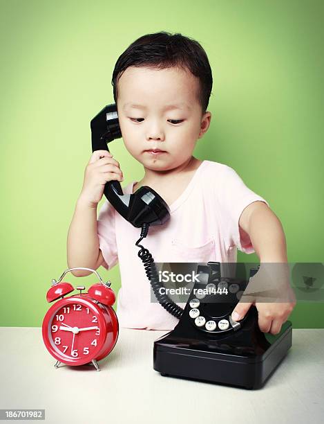 Foto de Bonita Criança Ligue Para A Ásia e mais fotos de stock de 2-3 Anos - 2-3 Anos, Alegria, Asiático e indiano