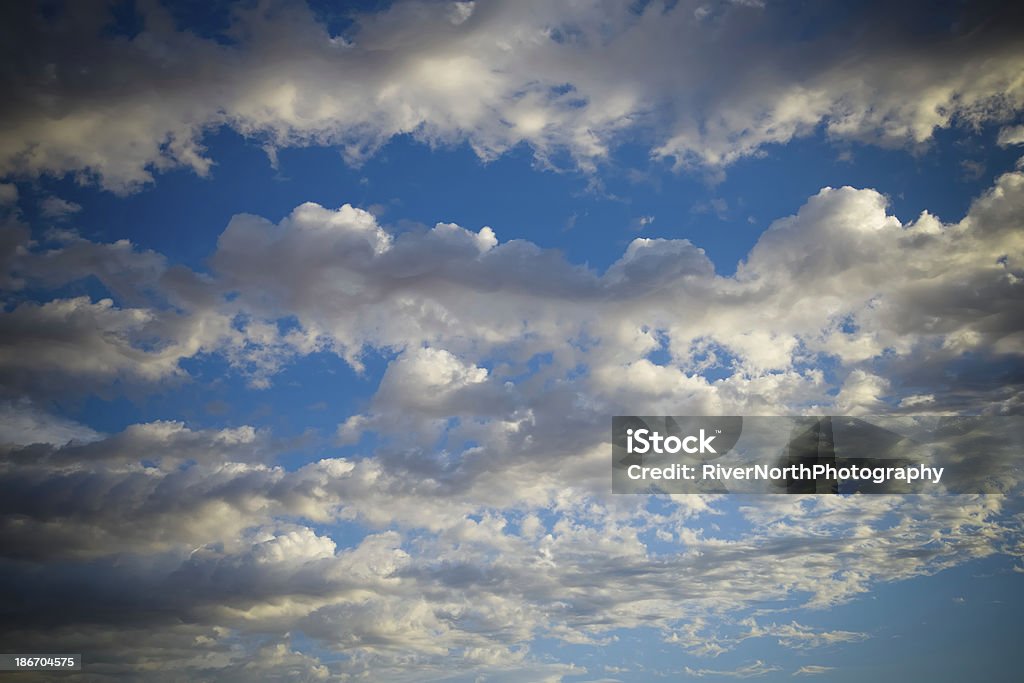 Dramatischer Himmel, Utah - Lizenzfrei Aufnahme von unten Stock-Foto