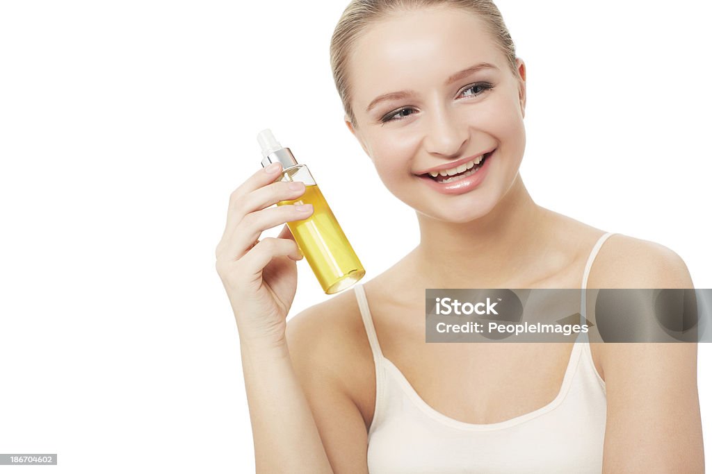 Heureux avec ses produits de beauté - Photo de 20-24 ans libre de droits