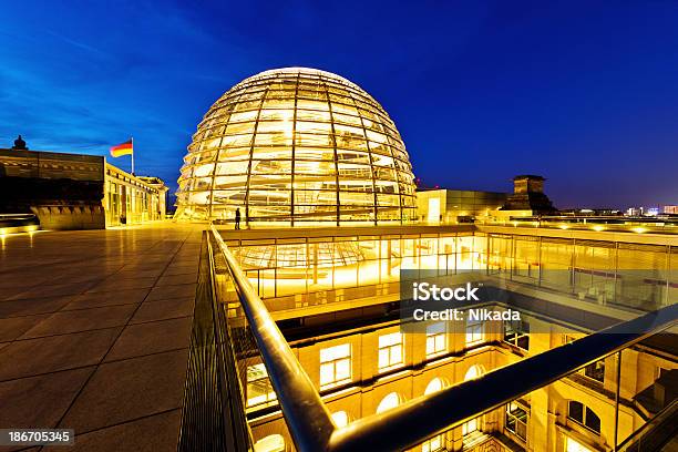 Kopuła Reichstagu W Berlinie - zdjęcia stockowe i więcej obrazów Nowoczesny - Nowoczesny, Przemysł budowlany, Abstrakcja