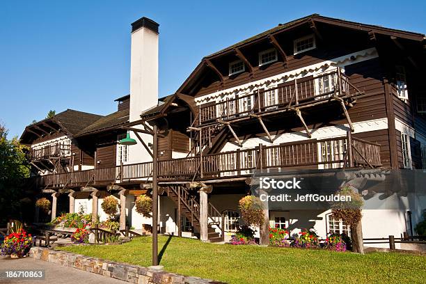 Foto de Histórico Lago Mcdonald Lodge e mais fotos de stock de Cabana de Madeira - Cabana de Madeira, Lake McDonald - Montana, Montana