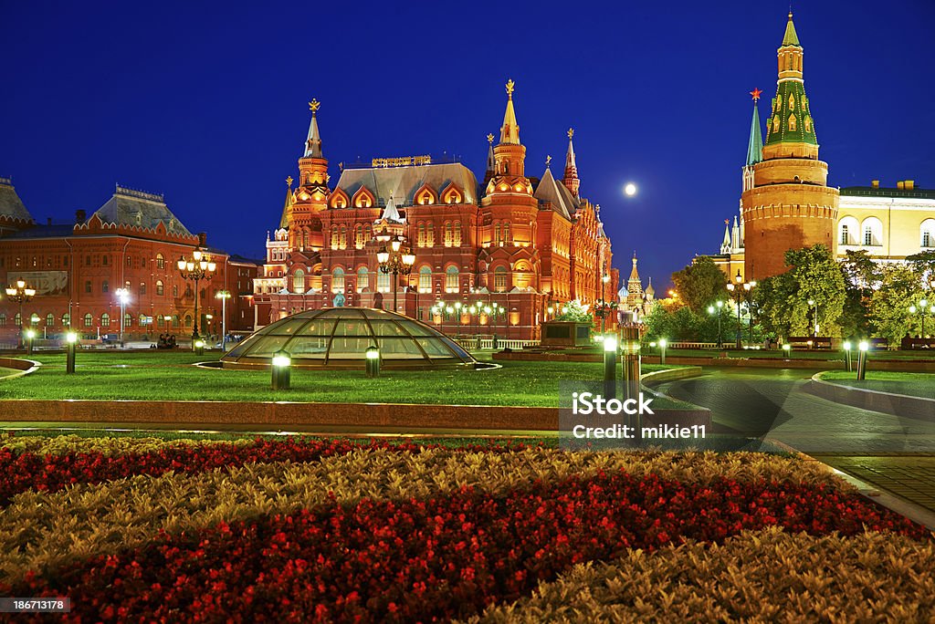 Kremlim et le musée historique de Moscou dans la nuit. - Photo de Antique libre de droits