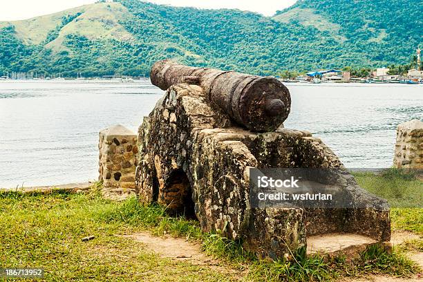 Vecchio Cannon - Fotografie stock e altre immagini di Acciaio - Acciaio, Antico - Condizione, Antico - Vecchio stile