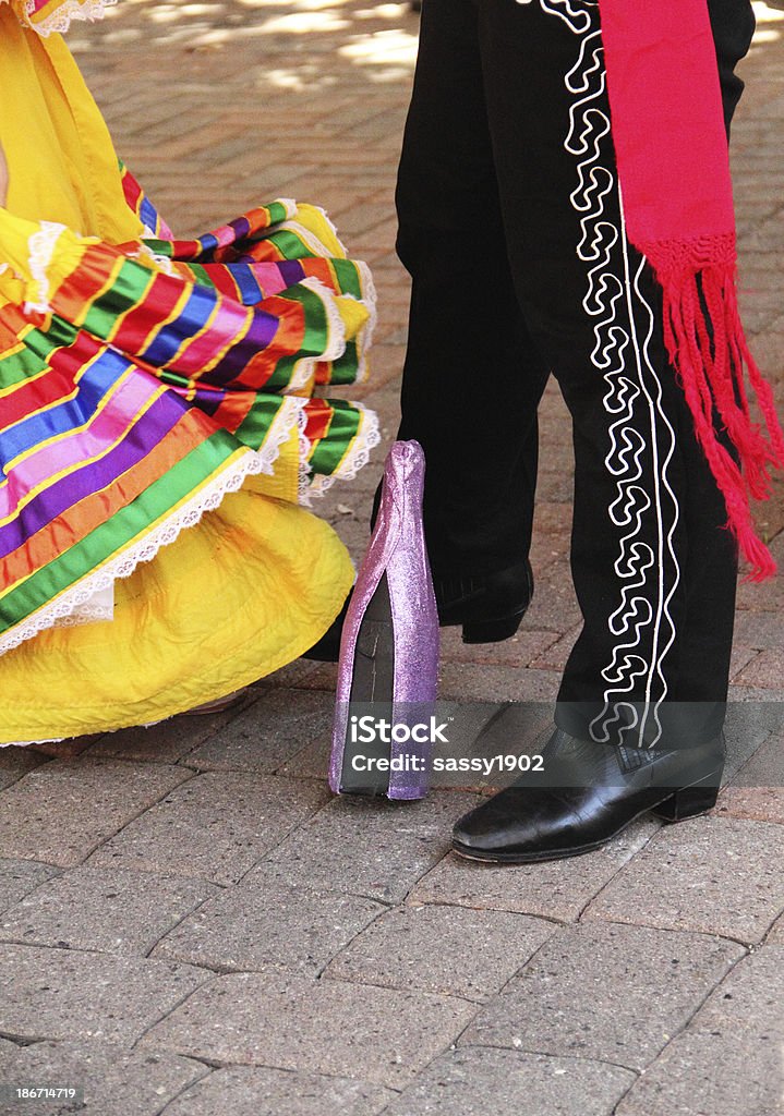Dança mexicana garrafa de comemoração - Foto de stock de Cinco de Mayo royalty-free