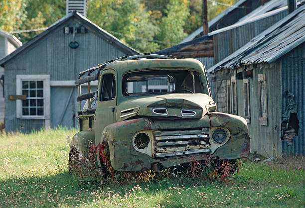 istock Abandoned old truck in the backyard 186714834