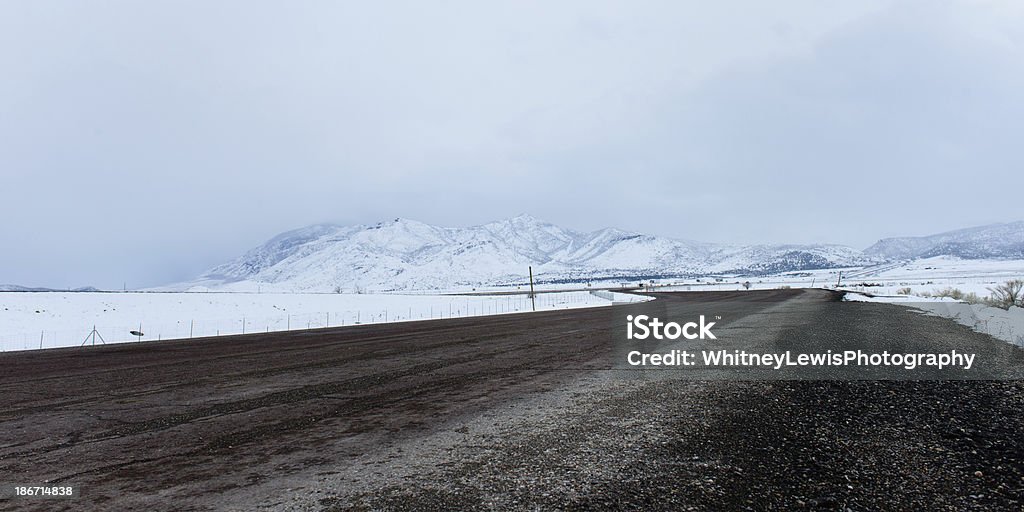 Neve Road-Horizontal - Foto de stock de A caminho royalty-free