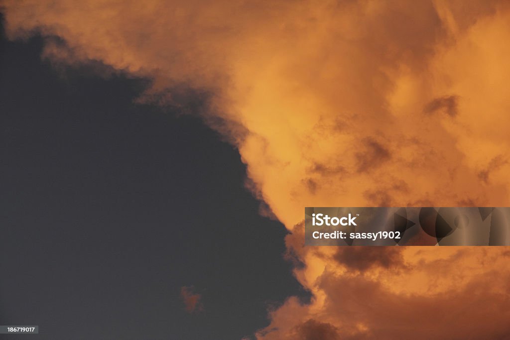 Dramatischer Himmel Sonnenuntergang Wolke - Lizenzfrei Abenddämmerung Stock-Foto