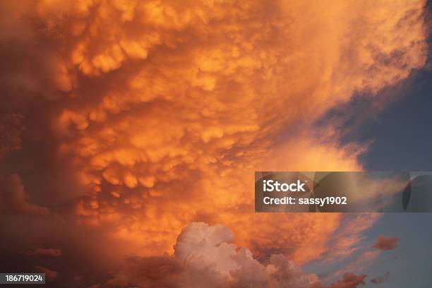 劇的な空の夕暮れのクラウド - かすみのストックフォトや画像を多数ご用意 - かすみ, アリゾナ州, アメリカ南西部