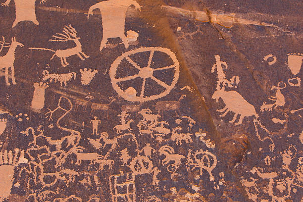 istock Ancient Petroglyphs from the desert Southwest USA 186725456