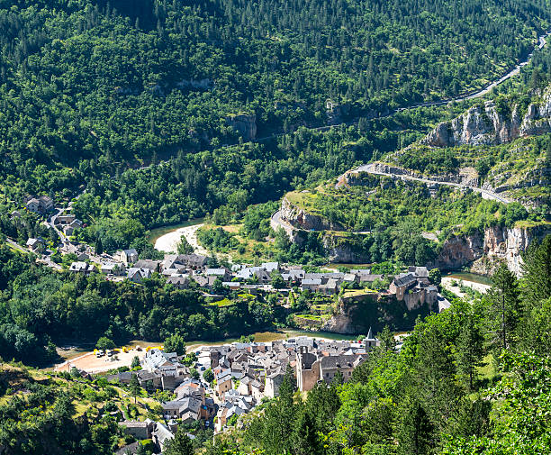 istock Sainte-Enimie, Gorges du Tarn 186726491