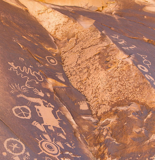 istock Ancient Petroglyphs from the desert Southwest USA 186728248