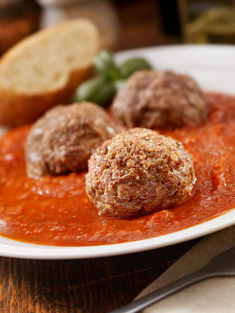 istock Large Meatballs in a Marinara Sauce 186734952