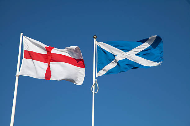 a bandeira nacional da inglaterra e escócia - english flag fotos imagens e fotografias de stock