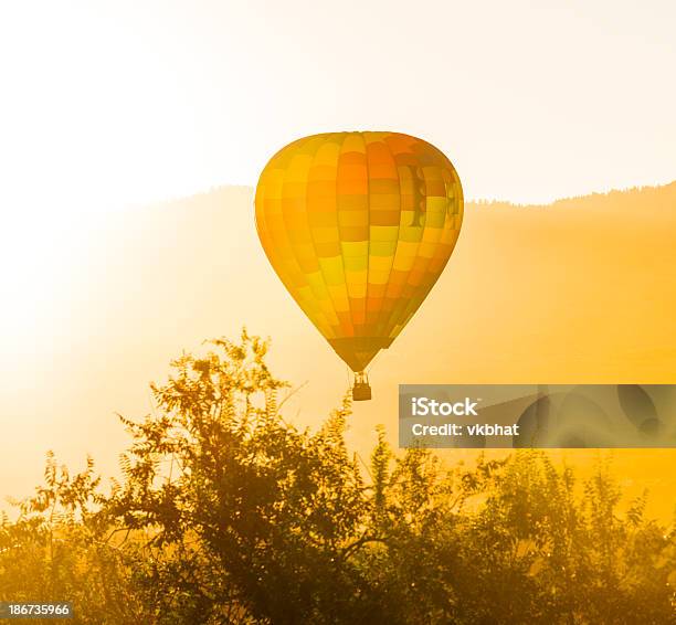 Globo Aerostático De Aire Caliente Sunrise Foto de stock y más banco de imágenes de Idaho - Idaho, Boise, Globo aerostático