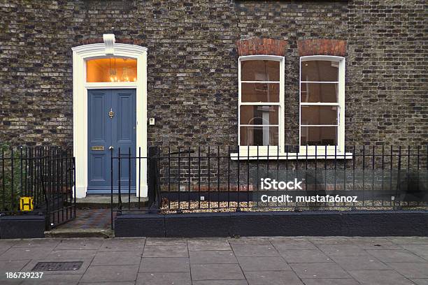Dublin Casa Con Puertas Azules Foto de stock y más banco de imágenes de Arquitectura - Arquitectura, Casa, Ciudades capitales