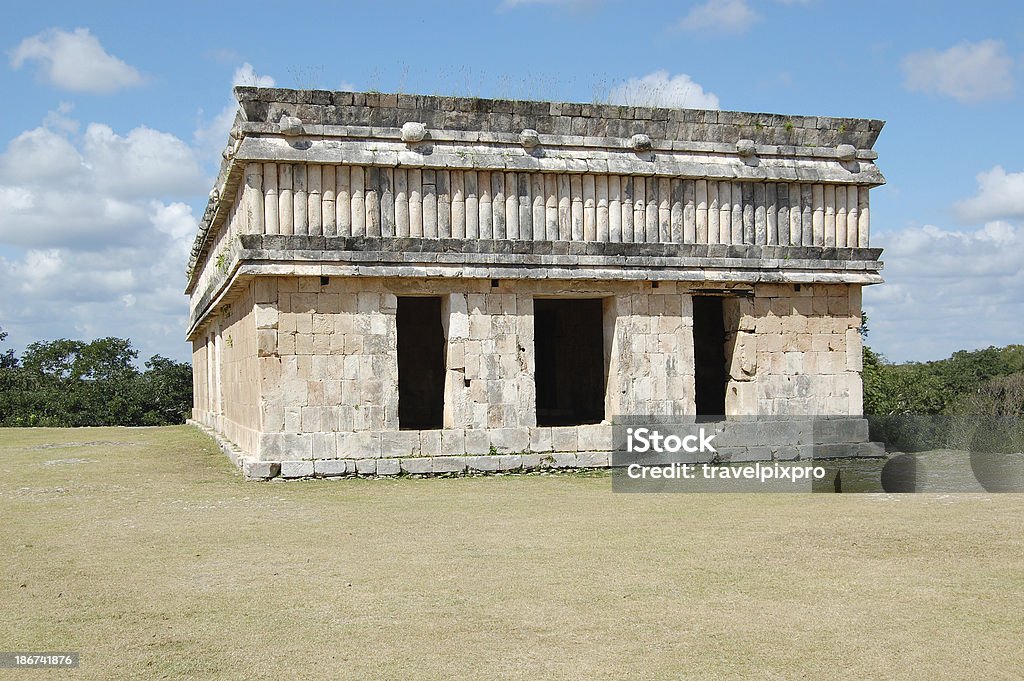 Uxmal Maya Casa delle tartarughe Messico - Foto stock royalty-free di Ambientazione esterna