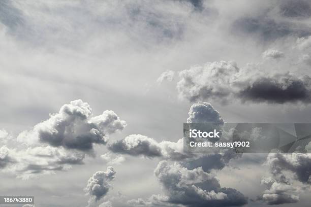 Wolken Und Wetter Stockfoto und mehr Bilder von Silbertreifen am Horizont - Silbertreifen am Horizont, Anreiz, Bedeckter Himmel