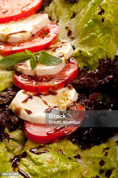 Foto de Salada Caprese e mais fotos de stock de Antepasto - Antepasto, Azeite, Café da manhã