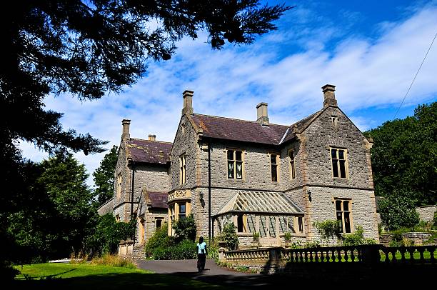 istock Hillsside House In Glastonbury 186744696