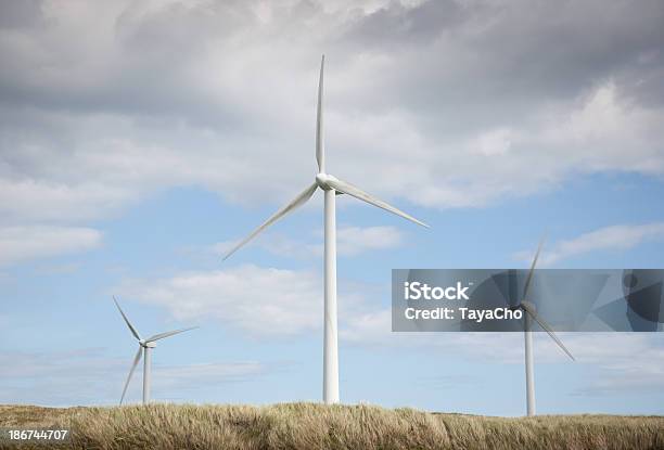 풍력 터빈 세 0명에 대한 스톡 사진 및 기타 이미지 - 0명, 낮, 녹색 기술