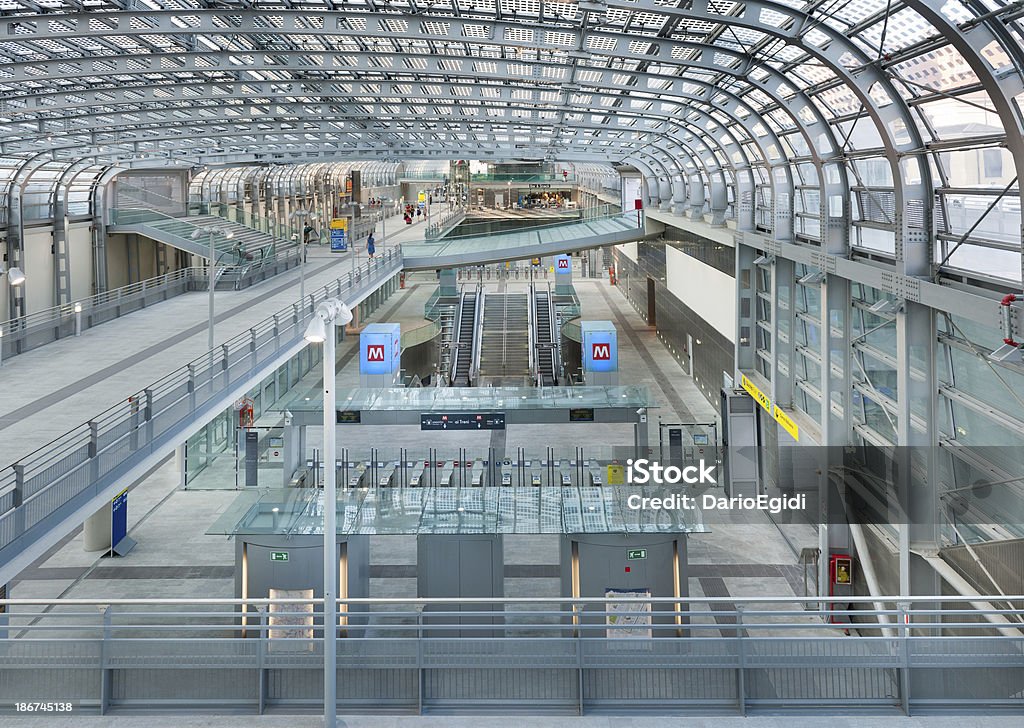 Nuova stazione ferroviaria di Porta Susa a Torino Italia - Foto stock royalty-free di Acciaio