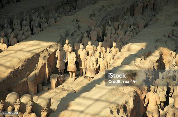Терракотовая Воинов — стоковые фотографии и другие картинки Qin Dynasty - Qin Dynasty, Азиатская культура, Азиатского и индийского происхождения