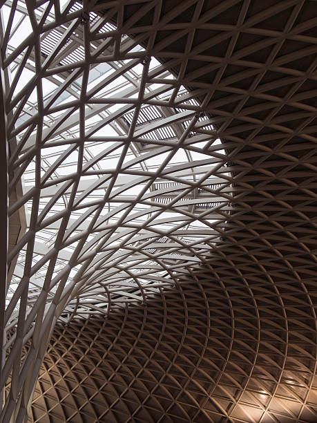 istock Kings Cross Railway Station Concourse Roof. 186748120
