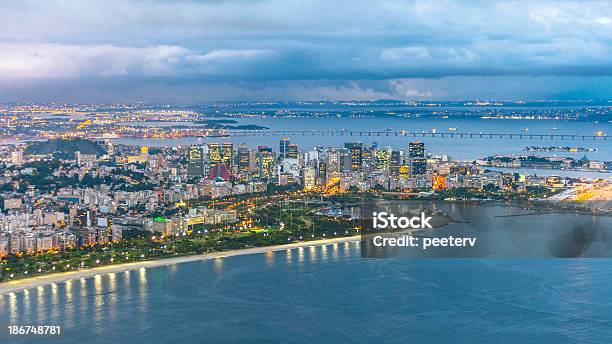 Rio De Janeiro Pela Noite - Fotografias de stock e mais imagens de Ao Ar Livre - Ao Ar Livre, Baía de Guanabara, Botafogo - Brasil