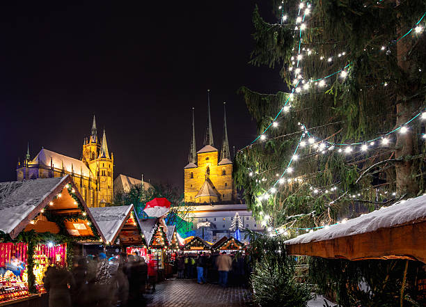istock Erfurt Christmas Market Scene 186749566