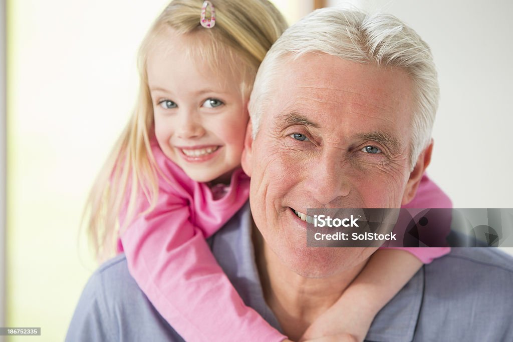 Großvater und Enkelkind - Lizenzfrei 6-7 Jahre Stock-Foto